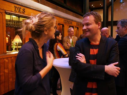 Borrel bij het rijtuig van de Orient-Express