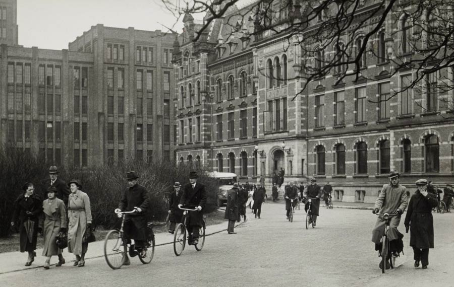 Bezoekers Spoorwegmuseum in HGB I, 1936 (Nationaal Archief)