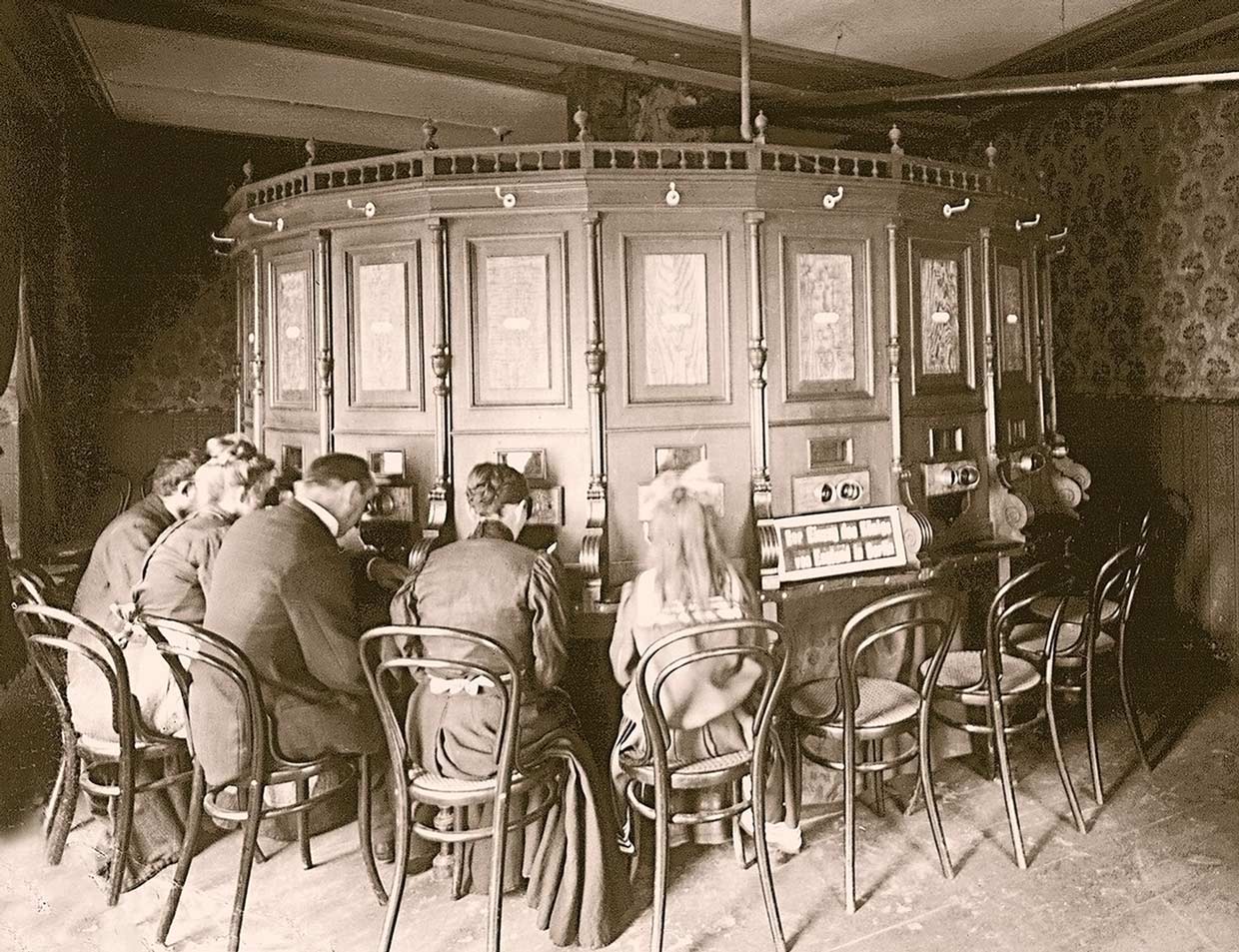 Kaiserpanorama, waarschijnlijk in Wenen, rond 1900 (Filmarchiv Austria)